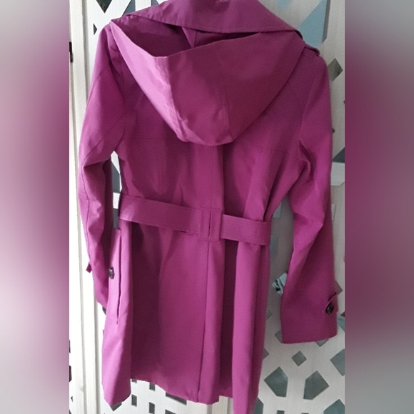 Women's Petite Single-breasted Hooded Trench Coat With Waist Belt - Picture 2 of 4